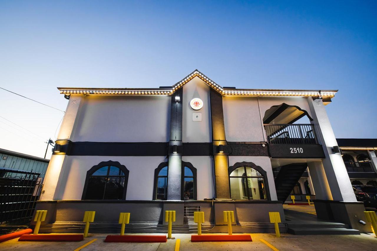 Downtowner Inns - Houston Downtown & Convention Center Exterior photo